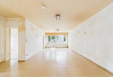 4-Zimmer-Wohnung mit Loggia und Blick ins Grüne - viel Potenzial in Frankfurt-Nieder-Eschbach