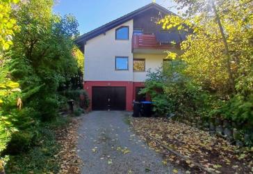 Freistehendes Einfamiliehaus mit 1.306 qm großem Grundstück in Mehrstetten