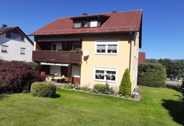 Mehrfamilienhaus mit 3 Wohneinheiten auf Erbpachtgrundstück in Neunburg v. W.