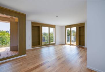 Kurzfristig bezieh- oder vermietbar! Helle 2-Zimmer-Wohnung mit Loggia