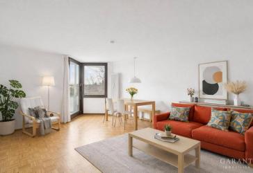 Sonne, Licht & große Loggia: 3 Zimmer-Wohnung mit besonderem Grundriss in Unterschleißheim