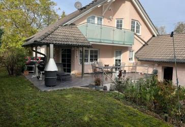 Freistehendes Familiendomizil mit Einliegerwohnung im Markgräflerland