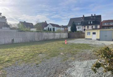 039/001 - Gewerbegrundstück (400 m²) – KFZ-Verkaufsplatz mit Büro, Garage und Anschlüssen