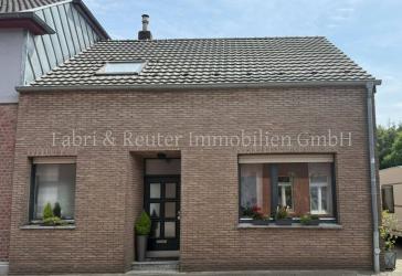 Wohnen wo andere Urlaub machen - 131 m², Wintergarten und 598 m² Südgarten in Grefrath