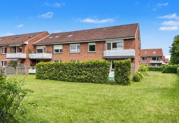 Ausbaupotenzial inklusive: 5-Zimmer-Wohnung mit möglicher Spitzbodenperspektive in Flensburg
