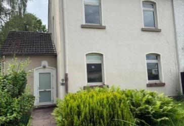 Sanierungsobjekt mit großem Potenzial – Doppelhaushälfte auf attraktivem Grundstück in Dortmund-Huckarde