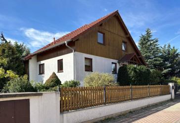 Einfamilienhaus auf weitläufigem Grundstück - Raum für Wohnen, Arbeiten und Freizeit
