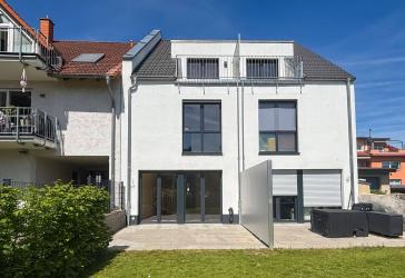 Attraktive Doppelhaushälfte mit Garten & Einbauküche in Mainz-Ebersheim