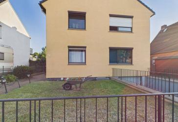 5-Zimmer-Wohnung mit Garten, Pool & 2 Garagen in Sebaldsbrück
