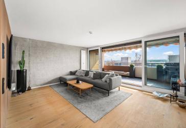 Skyline-Feeling in Nürnberg - Exklusive Traumwohnung mit Swimmingpool und Sauna