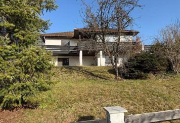 Wohnhaus mit Einliegerwohnung und herrlichem Fernblick zum Sanieren