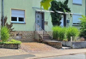 Bezugsfertiges Raumwunder in Wiltingen: 5 ZKB, ca. 100 m², renov., 4 Stellplätze/Garagen incl. großem Gartengrundstück