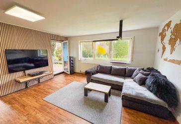 Attraktive Kapitalanlage - schöne 3-Zimmer-Wohnung mit Terrasse und zwei Stellplätzen