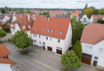 Großzügiges Wohnen auf drei Ebenen mit Garten & Sauna