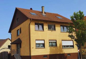 Sehr großzügiges Zweifamilienhaus mit Erweiterungspotenzial
