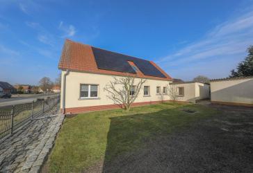 Ankommen und wohlfühlen: Liebevoll renoviertes Familienhaus mit Kamin in ruhiger Lage