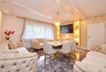 Provisionsfrei: vermietete 4-Zimmer-Wohnung mit neuem Bad, Balkon und Garage
