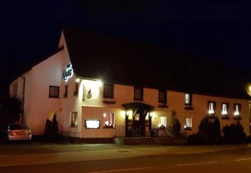 Schöner Gasthof in naturnaher Lage mit eigenem Pumpboden zur Wassergewinnung.