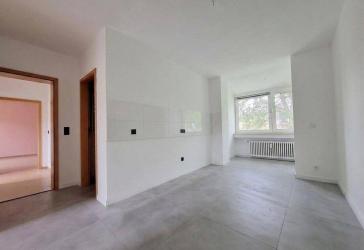 Modernisierte 4,5 Zimmer-KDB Wohnung (98qm) in ruhiger Lage von Essen-Dellwig (Gleisstr. 36)