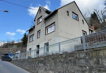 Solides Zweifamilienhaus mit Weitblick - Raum für Ideen und ein Zuhause mit Zukunft