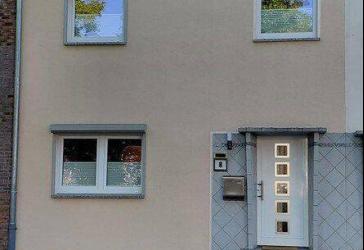 Modernisiertes Reihenmittelhaus für junge Familie