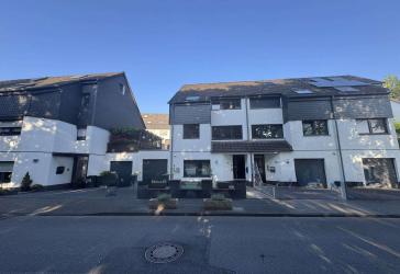 Liebevoll modernisiertes EFH, EEK B, mit Terrasse, Dachterrasse & Garage