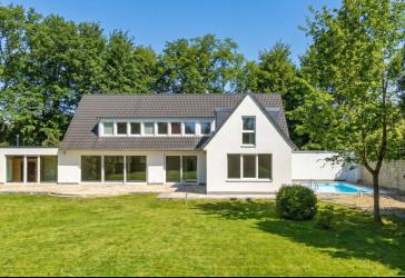 Großzügiges Einfamilienhaus im Alt-Hahnwald