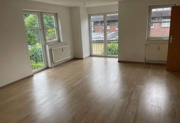 6-Familienhaus, vermietet, TG-Platz sucht...