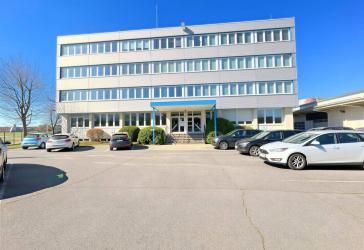 300 m² Hochwertig Büroflächen in nähe der A 3 zu vermieten