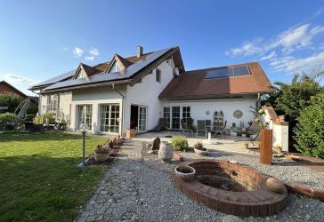 Großzügiges, außergewöhnliches Haus in Split-Level-Bauweise in Furth im Wald