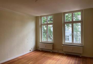 Großzügige Altbauwohnung in Alsternähe ++ courtagefrei ++