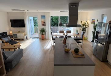 Exklusive Eigentumswohnung mit 52 m² Wohnbereich, großem Westbalkon, 2 Tiefgaragenstellplätzen, Energieeffizienzklasse A
