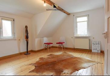 Altbaucharme trifft Wohnkomfort - Großzügiges Einfamilienhaus in Weinstadt-Großheppach