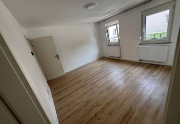 4 Zimmer Erdgeschosswohnung mit Kellerabteil