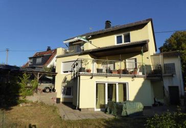 Zweifamilienhaus mit Einliegerwohnung und zusätzlichem Baupotenzial in Stephanshausen!