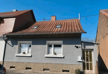 Einfamilienhaus, einseitig angebaut mit tollem Garten