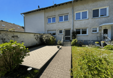 Geräumiges 7-Zimmer-Reihenhaus mit Garage in Toplage von Solingen- Burg