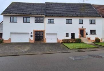 Großzügiges gepflegtes 2-Familienhaus Nähe Schönenberg-Kübelberg