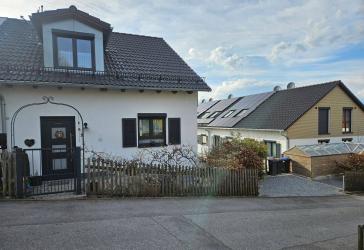 Sonnige Doppelhaushälfte alle Etagen mit direkter Sonne