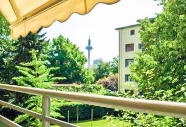 Provisionsfrei großzügige 3-Zi-Wo mit zwei Balkonen und Potenzial