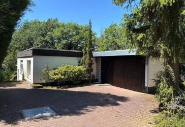 Bungalow (sanierungsbedürftig) in zentraler und dennoch ruhiger Lage von Niedernhausen!