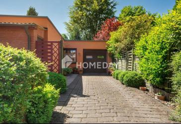 Das Haus am See - Bungalow in mediterranem Stil mit privatem See und viel Freiraum