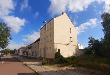 Beziehbares Haus mit Garten, Gartenhaus, Carport und Doppelgarage - auch für größere Familien