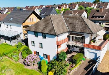 Freistehendes Einfamilienhaus mit Einliegerwohnung in attraktiver Wohnlage von Uslar