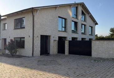 Großzügiges Wohnhaus in Sildemow - 8 Zimmer, 3 Kamine, Garten, Doppelgarage, Solar - provisionsfrei
