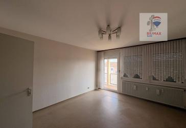 ZU VERKAUFEN - Sofort bezugsfreie Wohnung mit Potenzial und Blick über die Stadt