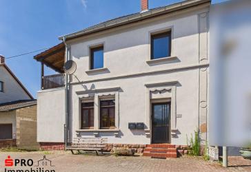 Zweifamilienhaus in ruhiger Lage von Heusweiler !