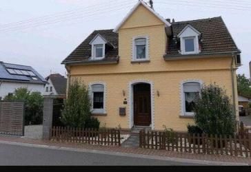 Einfamilienhaus provisionsfrei mit Baugrundstück