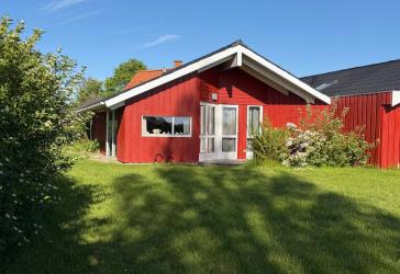 Liebevoll eingerichtetes Ferienhaus mit Sauna, Garten und Blick ins Grüne