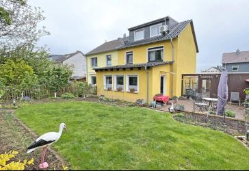 Sehr gepflegte vollausgebaute DHH mit Kamin, Klimaanlage, Wintergarten, Vollkeller, Garten, Garage & Stellplatz
